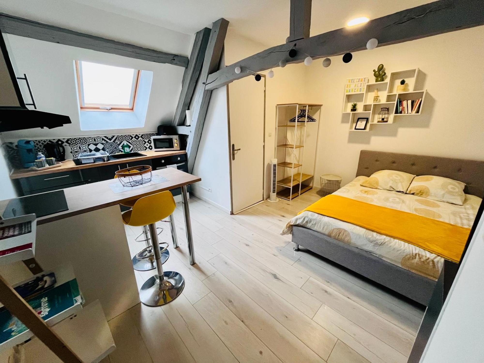 Au Petit Marcade Apartment Abbeville Ngoại thất bức ảnh
